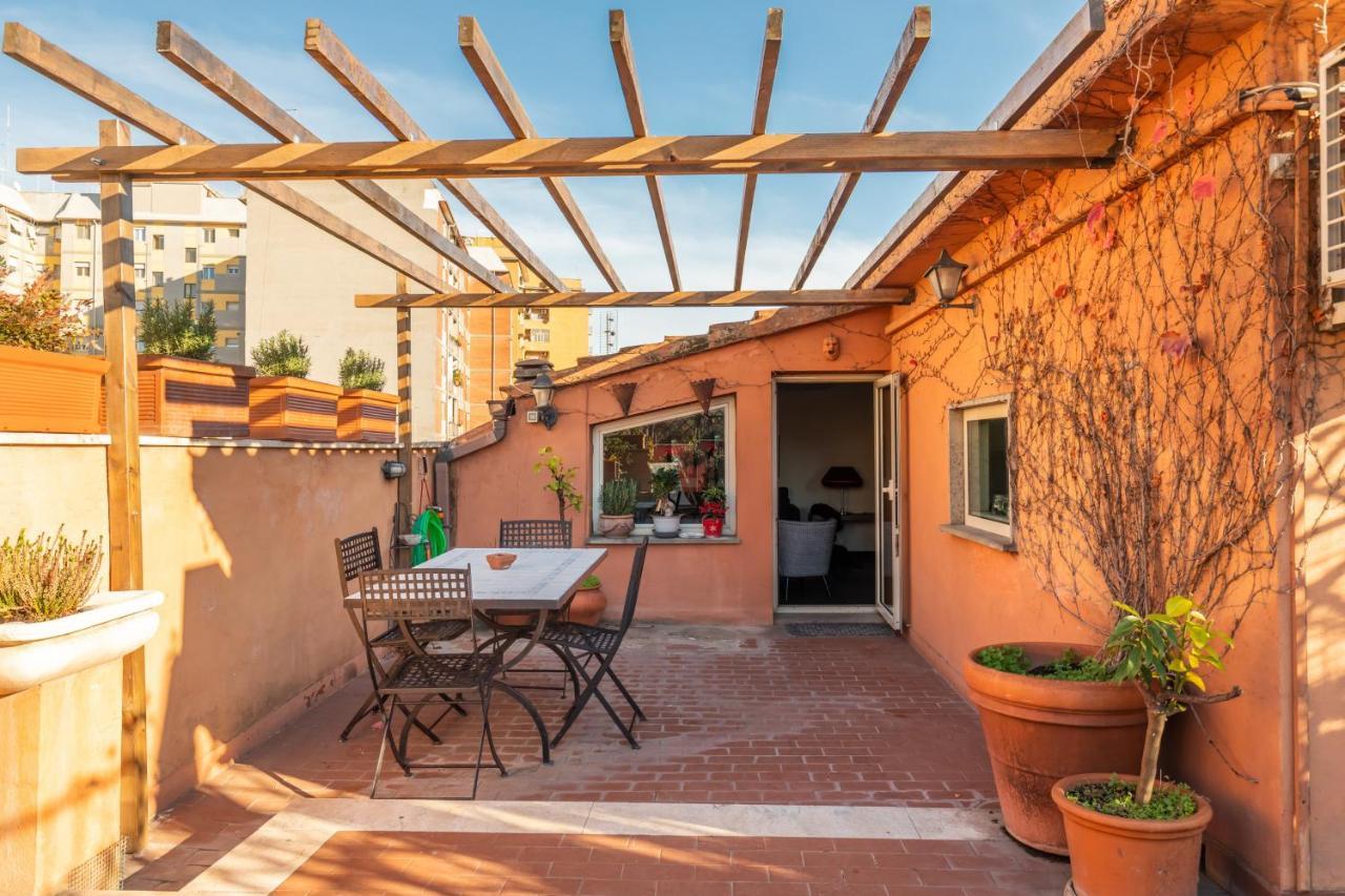 Bright And Comfy Terraced Apartment In Trastevere Ρώμη Εξωτερικό φωτογραφία